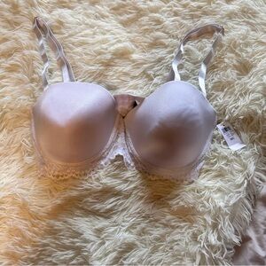 NWOT- Elegant Wonebs White Lace Trim Bra -38C